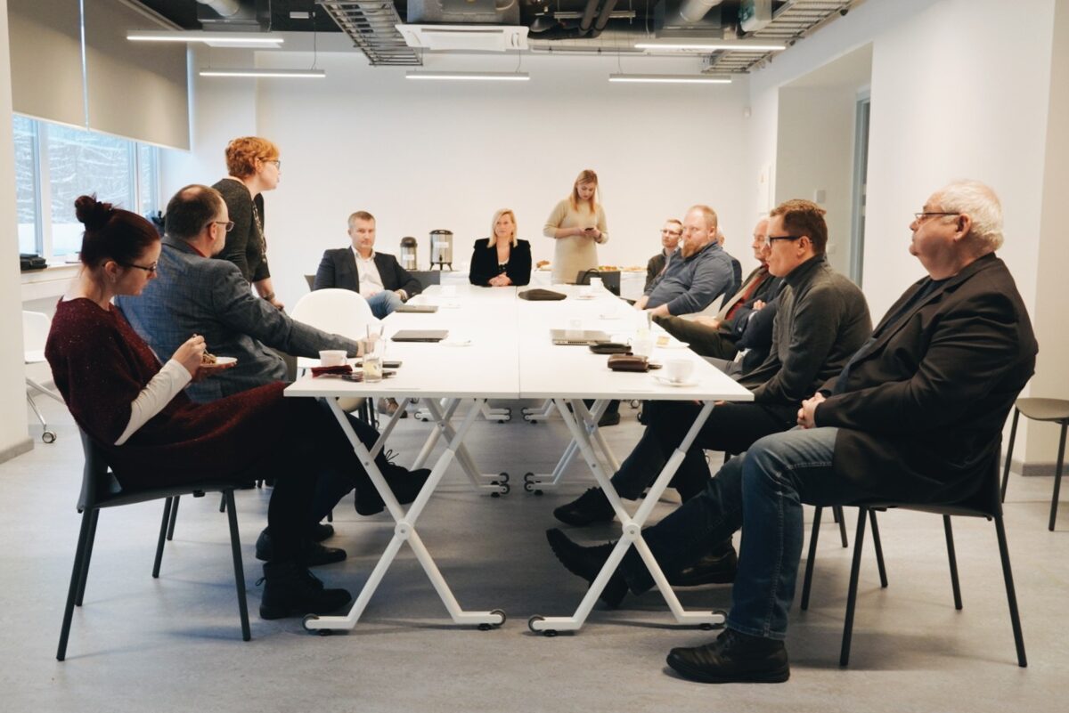 Latvijas Digitālā akseleratora biedri tiekas neformālās brokastīs